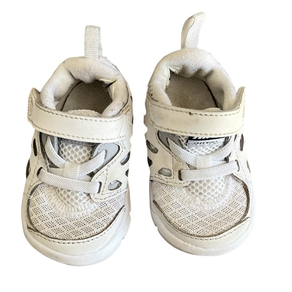 Nike Sneakers Kids Size 3C Free Run 2 White with Black Logo DA 2692-100 - Picture 1 of 8